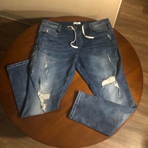 NWOT Fashion Nova Warwick Denim Jeans - Medium Wash Size 42